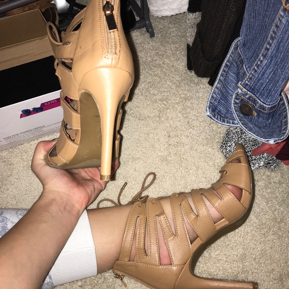 Cream gorgeous heels 💜💜💜